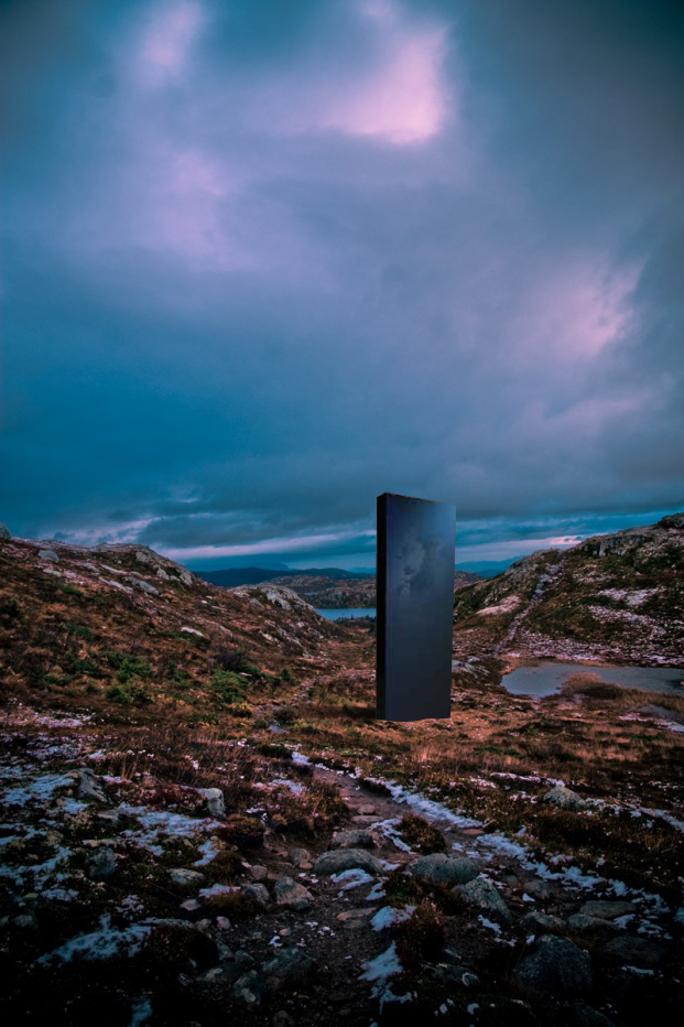 Norwegian Autumn Monolitt